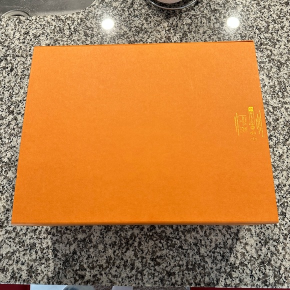 Men’s Louis Vuitton Shoe Box & Dust Bag - Picture 5 of 6